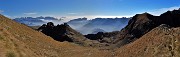 55 Salendo in cresta per Cima di Valle Pianella vista panoramica sulla Valle Pianella salita 